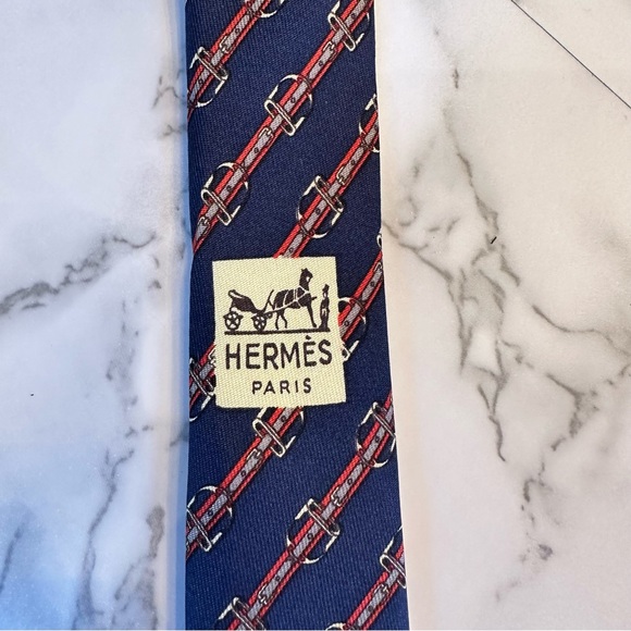 Hermes tie with buckle pattern - Picture 3 of 6